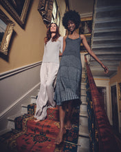 Load image into Gallery viewer, N.Peal Women's Plated Lurex Rib Cashmere Dress Silver Grey Sparkle