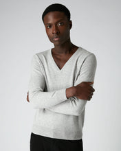Load image into Gallery viewer, N.Peal Men's The Burlington V Neck Cashmere Jumper Fumo Grey