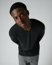 Load image into Gallery viewer, N.Peal Men's Conduit Fine Gauge Cashmere V Neck Jumper Dark Charcoal Grey