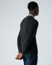 Load image into Gallery viewer, N.Peal Men's Curzon Fine Gauge Cashmere Cardigan Dark Charcoal Grey