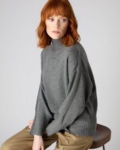 Load image into Gallery viewer, N.Peal Women's Metal Trim Curved Hem Cashmere Jumper Elephant Grey