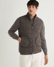 Load image into Gallery viewer, N.Peal Men's Mall Cashmere Gilet Wood Smoke Brown