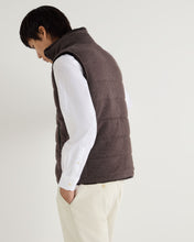 Load image into Gallery viewer, N.Peal Men's Vermont Fur Lined Gilet Biscotti Brown