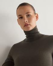 Load image into Gallery viewer, N.Peal Women's Margot Superfine Cashmere Roll Neck Jumper Mink Brown