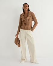 Load image into Gallery viewer, N.Peal Women's Frankie Cable V Neck Cashmere Jumper Dark Camel Brown