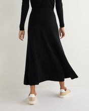 Load image into Gallery viewer, N.Peal Women's Long Rib Cashmere Skirt Black