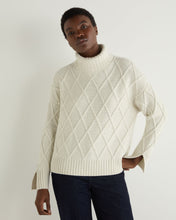 Load image into Gallery viewer, N.Peal Women's Diamond Stitch Cashmere Jumper With Lurex Snow Grey Sparkle