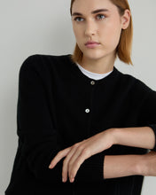 Load image into Gallery viewer, N.Peal Women's Chunky Crop Cashmere Cardigan Black