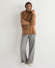Load image into Gallery viewer, N.Peal Women's Longline V Neck Cashmere Jumper Dark Camel Brown