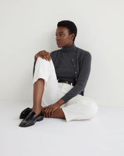 Load image into Gallery viewer, N.Peal Women's Mock Neck Cashmere T-Shirt Anthracite Grey