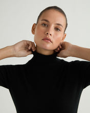 Load image into Gallery viewer, N.Peal Women's Mock Neck Cashmere T-Shirt Black