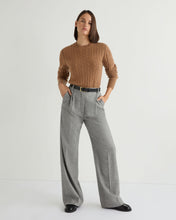 Load image into Gallery viewer, N.Peal Women's Adelyn Cable Round Neck Cashmere Jumper Dark Camel Brown