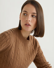 Load image into Gallery viewer, N.Peal Women's Adelyn Cable Round Neck Cashmere Jumper Dark Camel Brown