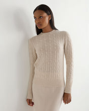 Load image into Gallery viewer, N.Peal Women's Adelyn Cable Round Neck Cashmere Jumper Ecru White