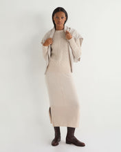 Load image into Gallery viewer, N.Peal Women's Adelyn Cable Round Neck Cashmere Jumper Ecru White