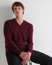 Load image into Gallery viewer, N.Peal Men's Burlington V Neck Cashmere Jumper Bordeaux Red