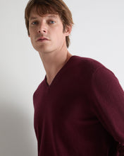Load image into Gallery viewer, N.Peal Men's Burlington V Neck Cashmere Jumper Bordeaux Red