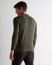 Load image into Gallery viewer, N.Peal Men's Shoreditch Round Neck Cashmere Jumper Moss Green
