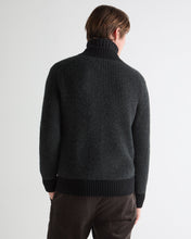 Load image into Gallery viewer, N.Peal Men's Moss Stitch Half Button Cashmere Jumper Black