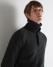 Load image into Gallery viewer, N.Peal Men's Moss Stitch Half Button Cashmere Jumper Black
