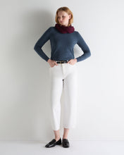 Load image into Gallery viewer, N.Peal Women's Evie Classic Round Neck Cashmere Jumper Light Denim Blue