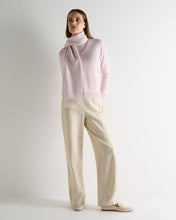 Load image into Gallery viewer, N.Peal Women's Phoebe V Neck Cashmere Jumper Chalk Pink