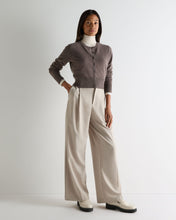 Load image into Gallery viewer, N.Peal Women's Ivy Cropped Cashmere Cardigan Otter Brown