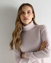 Load image into Gallery viewer, N.Peal Women's Luna Roll Neck Cashmere Jumper Chalk Pink