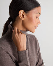 Load image into Gallery viewer, N.Peal Women's Luna Roll Neck Cashmere Jumper Otter Brown