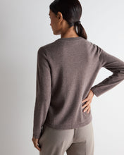 Load image into Gallery viewer, N.Peal Women's Hallie Round Neck Cashmere Jumper Otter Brown