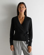 Load image into Gallery viewer, N.Peal Women's Arabella Wrap Cashmere Cardigan Black