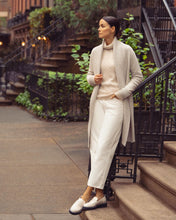 Load image into Gallery viewer, N.Peal Women's Adelyn Cable Roll Cashmere Jumper Ecru White