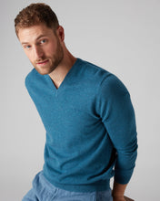 Load image into Gallery viewer, N.Peal Men's The Burlington V Neck Cashmere Jumper Blue Wave