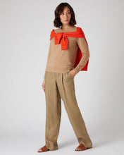 Load image into Gallery viewer, N.Peal Women's Round Neck Cashmere Jumper Sahara Brown