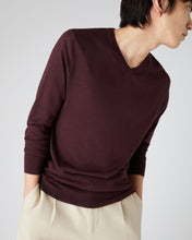 Load image into Gallery viewer, N.Peal Men's Conduit Fine Gauge Cashmere V Neck Jumper Clove Brown