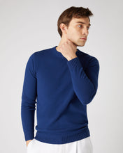 Load image into Gallery viewer, N.Peal Men's Shoreditch Round Neck Cashmere Jumper French Blue