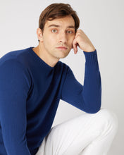 Load image into Gallery viewer, N.Peal Men's Shoreditch Round Neck Cashmere Jumper French Blue