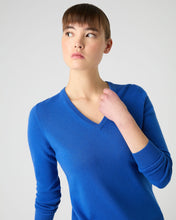 Load image into Gallery viewer, N.Peal Women's Phoebe V Neck Cashmere Jumper Sonic Blue