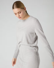 Load image into Gallery viewer, N.Peal Women's Relaxed Round Neck Cashmere Jumper Pebble Grey