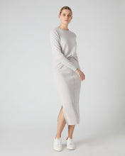 Load image into Gallery viewer, N.Peal Women's Relaxed Round Neck Cashmere Jumper Pebble Grey