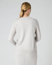 Load image into Gallery viewer, N.Peal Women's Relaxed Round Neck Cashmere Jumper Pebble Grey