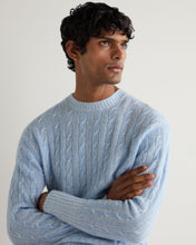 Load image into Gallery viewer, N.Peal Men's Thames Cable Round Neck Cashmere Jumper Cornflower Blue