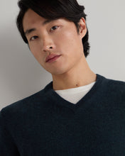 Load image into Gallery viewer, N.Peal Men's Burlington V Neck Cashmere Jumper Indigo Blue