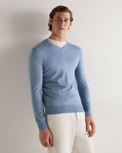 Load image into Gallery viewer, N.Peal Men's Conduit Fine Gauge Cashmere V Neck Jumper Cornflower Blue
