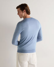 Load image into Gallery viewer, N.Peal Men's Conduit Fine Gauge Cashmere V Neck Jumper Cornflower Blue