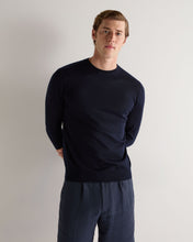 Load image into Gallery viewer, N.Peal Men's Covent Fine Gauge Cashmere Round Neck Jumper Navy Blue