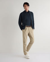 Load image into Gallery viewer, N.Peal Men's Shoreditch Round Neck Cashmere Jumper Indigo Blue