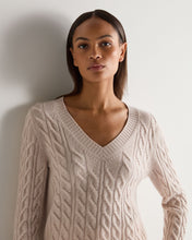 Load image into Gallery viewer, N.Peal Women's Frankie Cable V Neck Cashmere Jumper Dusk Pink