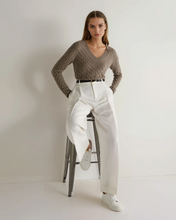 Load image into Gallery viewer, N.Peal Women's Frankie Cable V Neck Cashmere Jumper Vintage Khaki Green