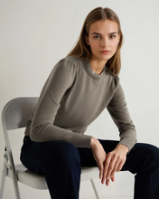 Load image into Gallery viewer, N.Peal Women's Woven Ruffle Cashmere Jumper Vintage Khaki Green